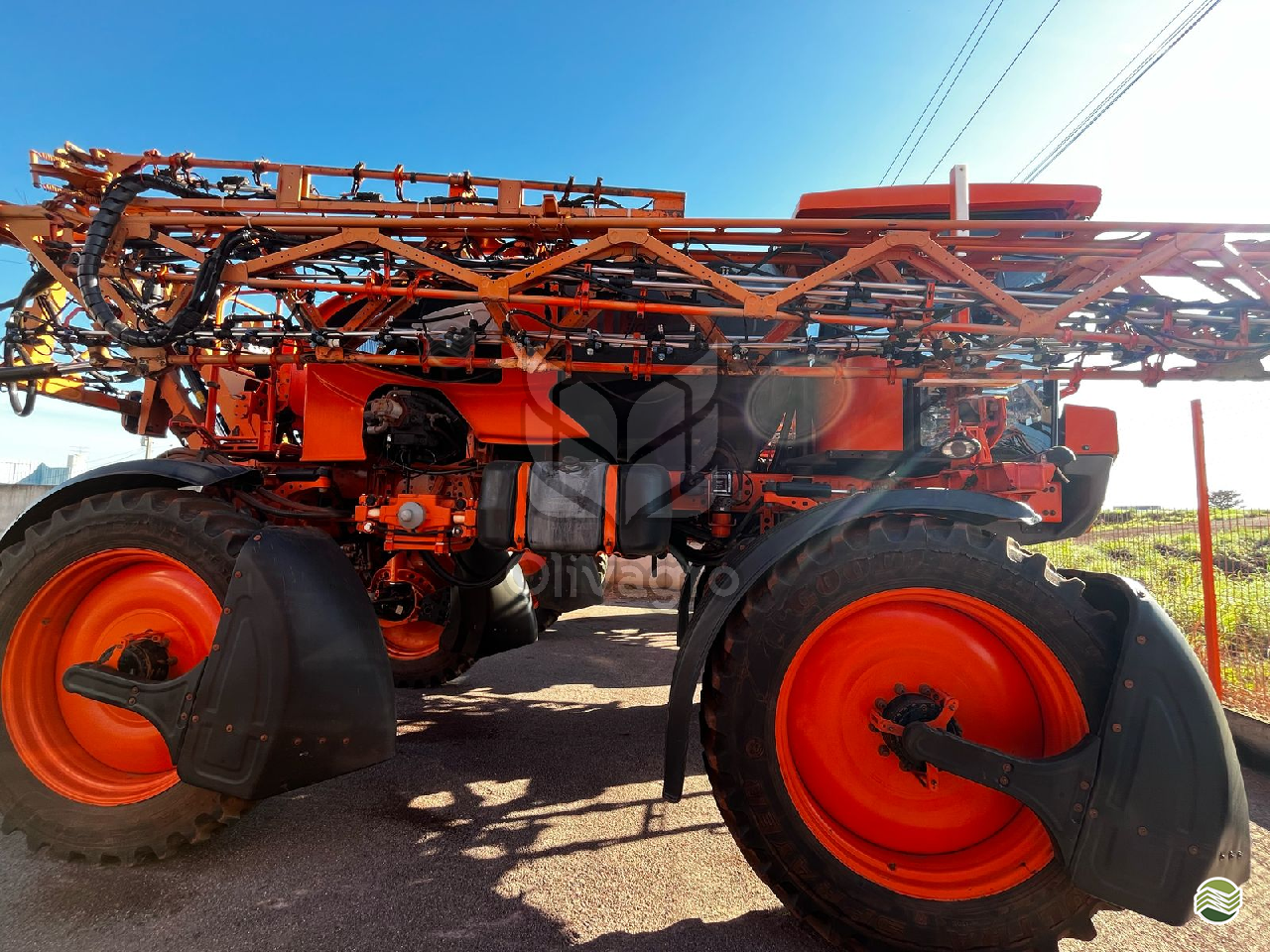 PULVERIZADOR JACTO UNIPORT 3030 Tração 4x4 Olivagro Máquinas Agrícolas CONFRESA MATO GROSSO MT